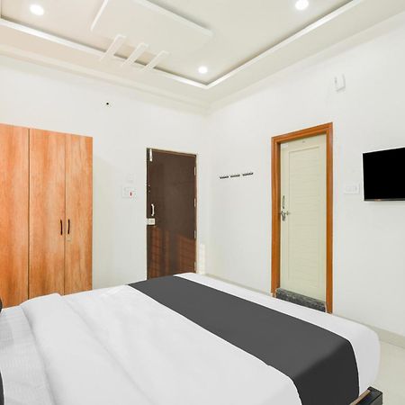 Super Townhouse Kokapet Formerly Aarian Tej Nilayam Gundipet Kültér fotó