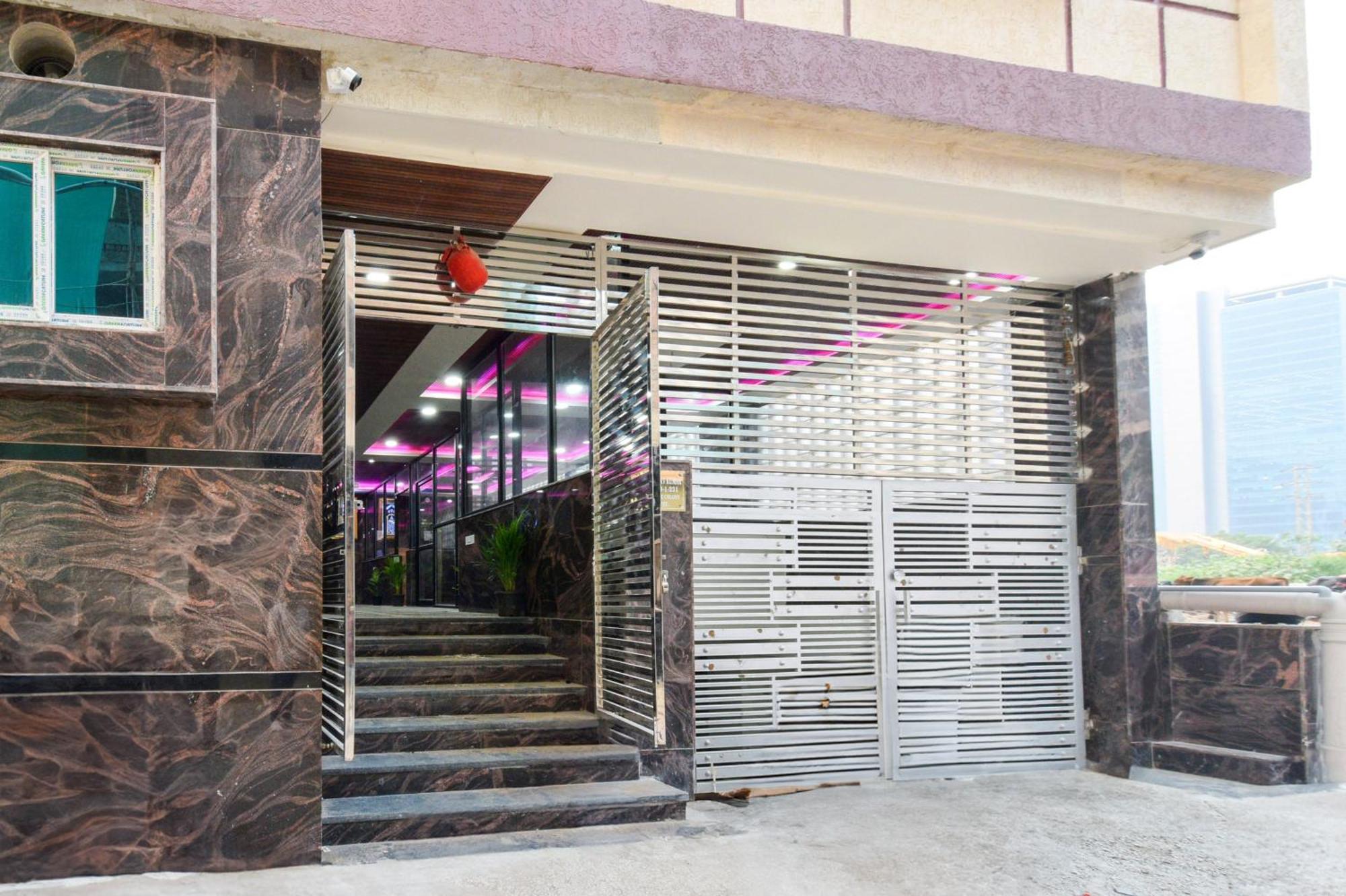 Super Townhouse Kokapet Formerly Aarian Tej Nilayam Gundipet Kültér fotó