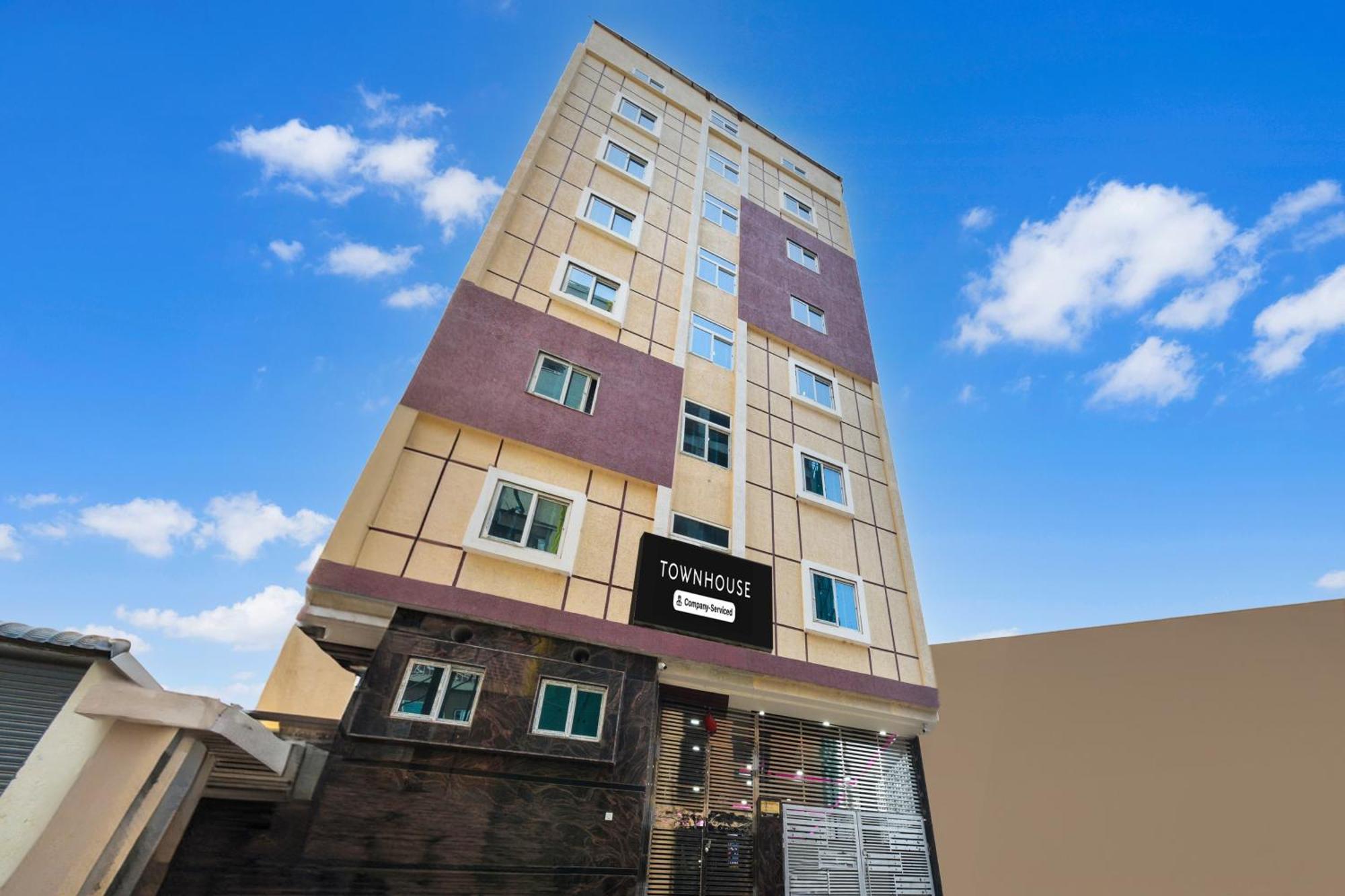 Super Townhouse Kokapet Formerly Aarian Tej Nilayam Gundipet Kültér fotó