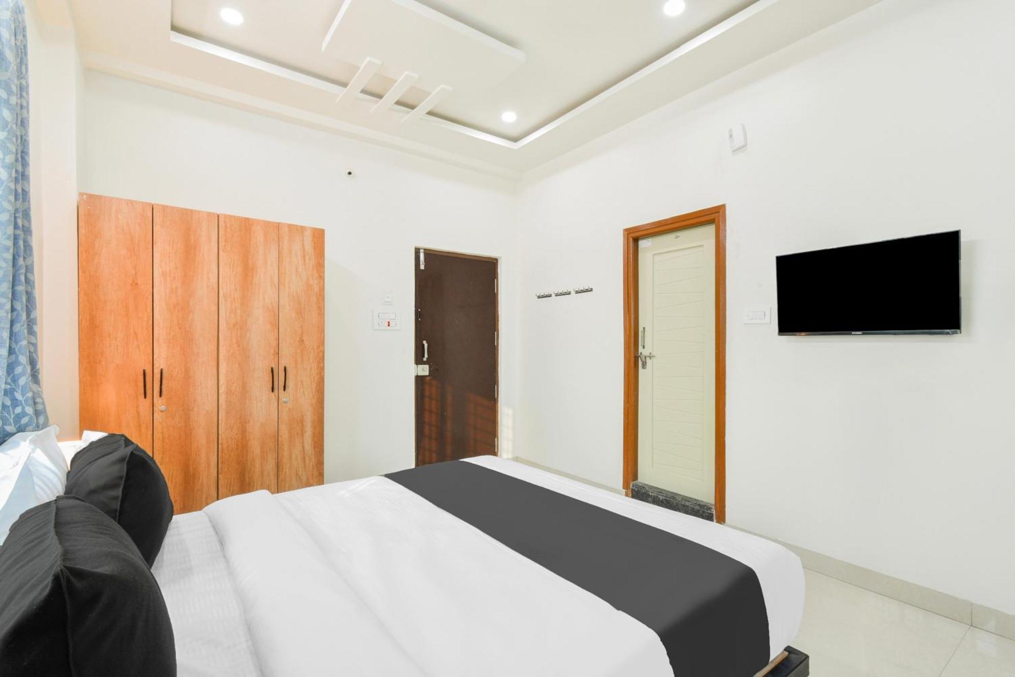 Super Townhouse Kokapet Formerly Aarian Tej Nilayam Gundipet Kültér fotó