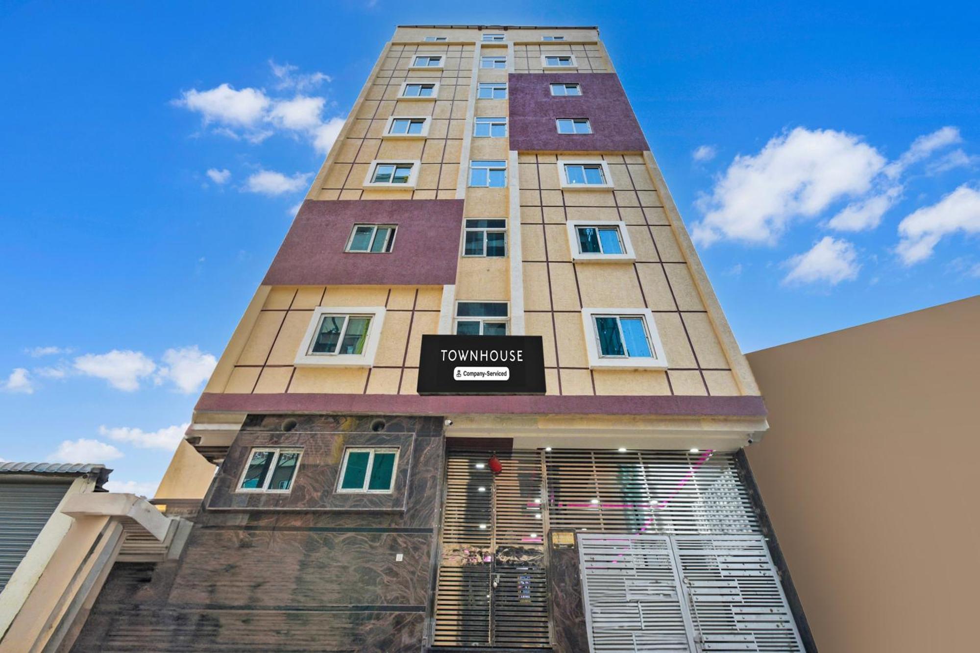 Super Townhouse Kokapet Formerly Aarian Tej Nilayam Gundipet Kültér fotó