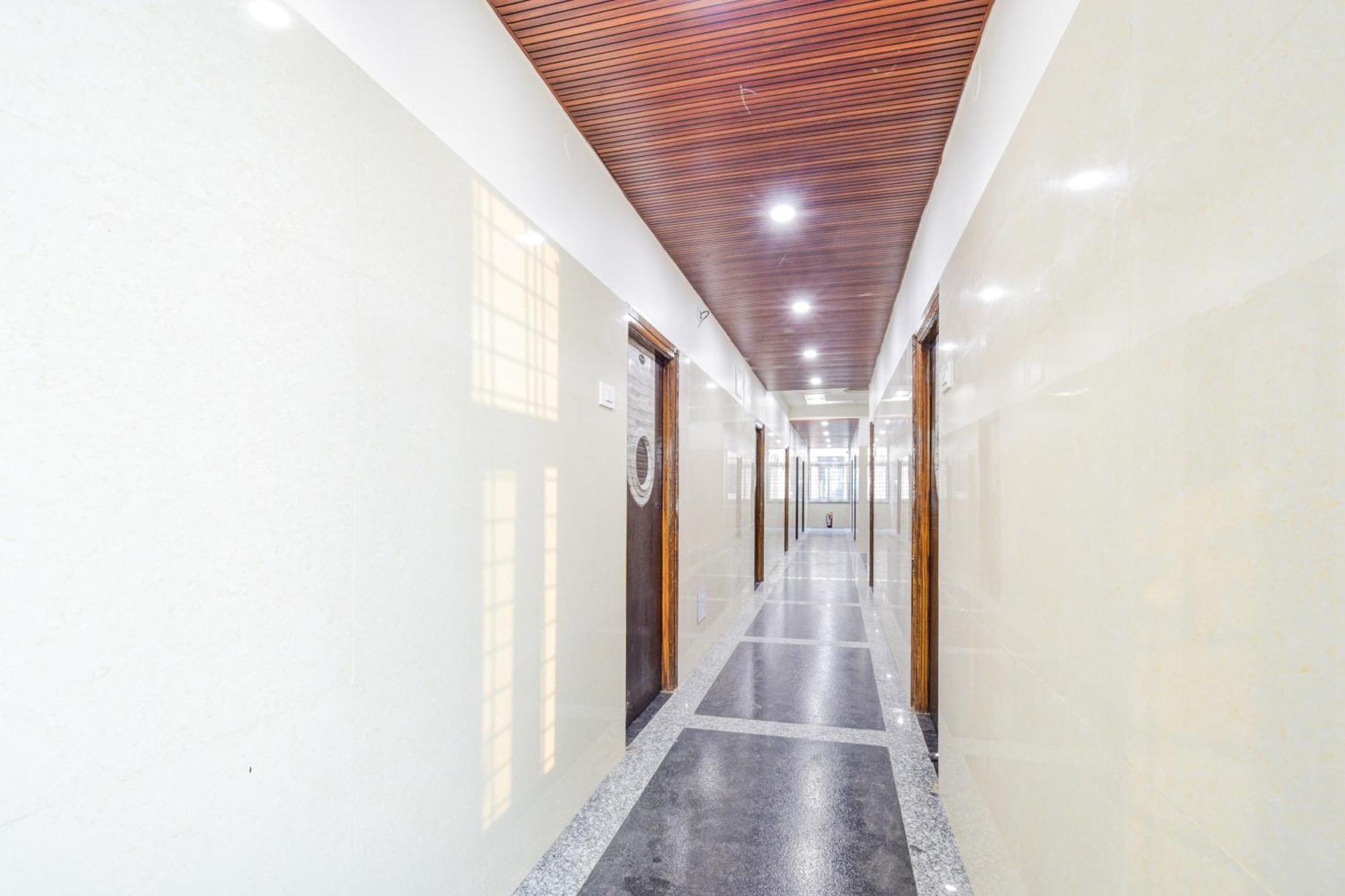 Super Townhouse Kokapet Formerly Aarian Tej Nilayam Gundipet Kültér fotó