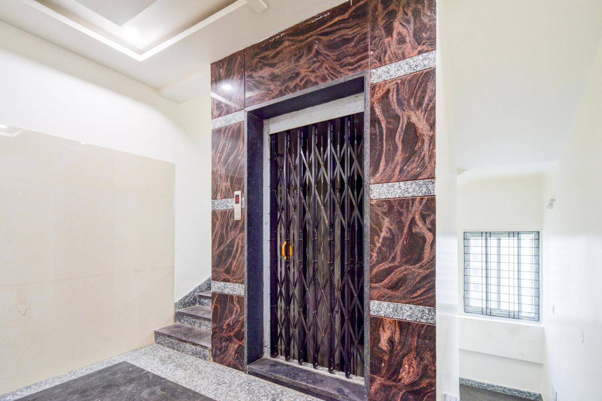Super Townhouse Kokapet Formerly Aarian Tej Nilayam Gundipet Kültér fotó