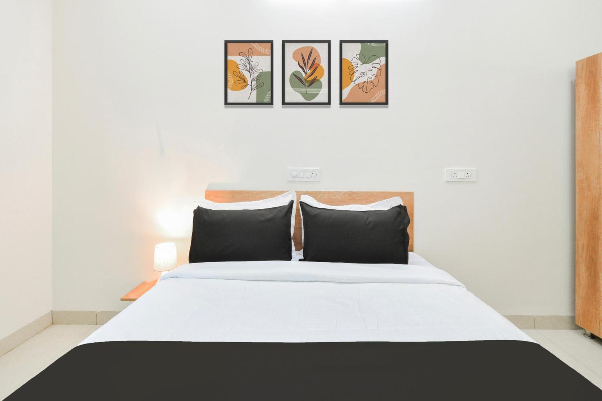 Super Townhouse Kokapet Formerly Aarian Tej Nilayam Gundipet Kültér fotó
