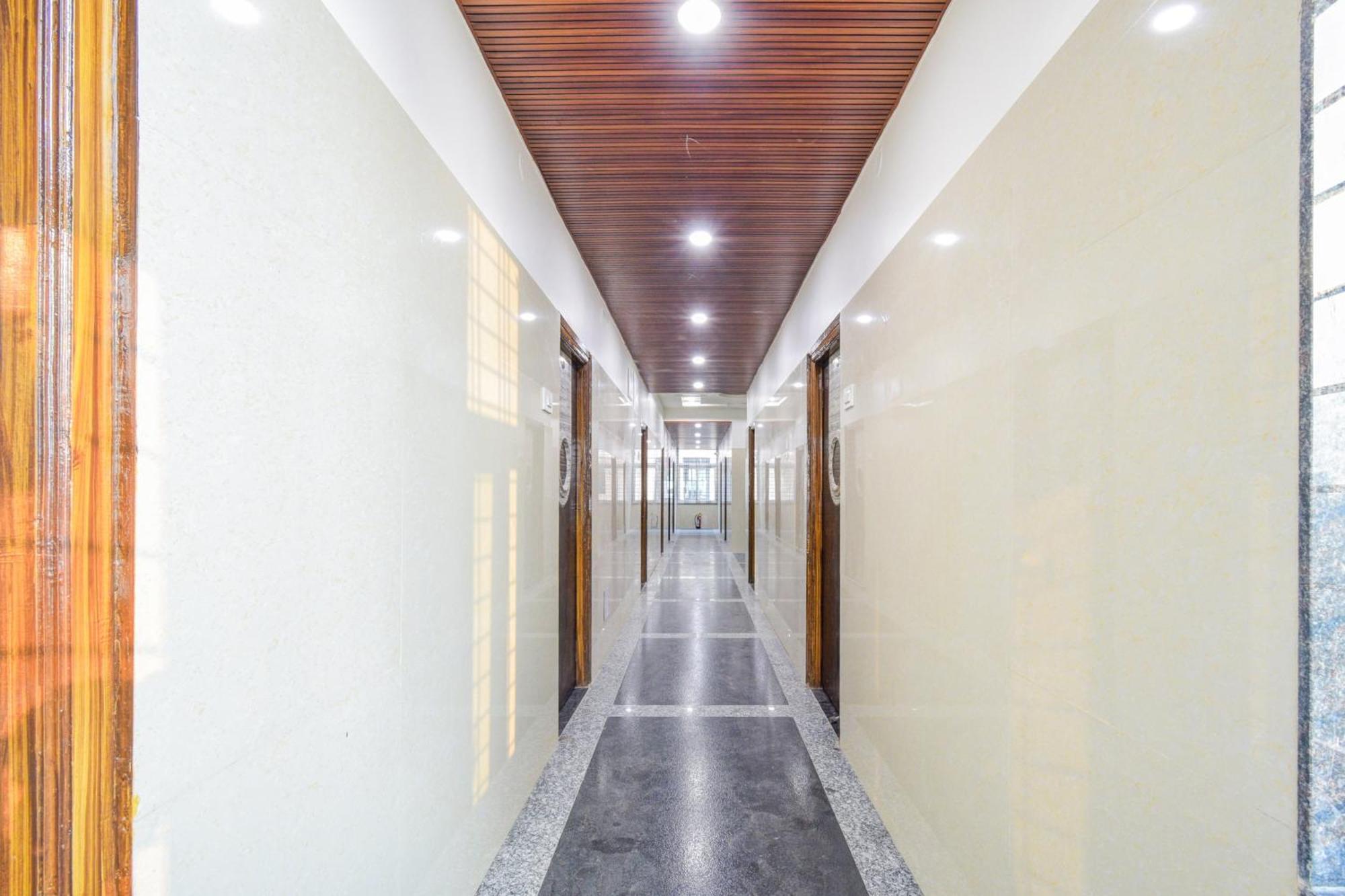 Super Townhouse Kokapet Formerly Aarian Tej Nilayam Gundipet Kültér fotó