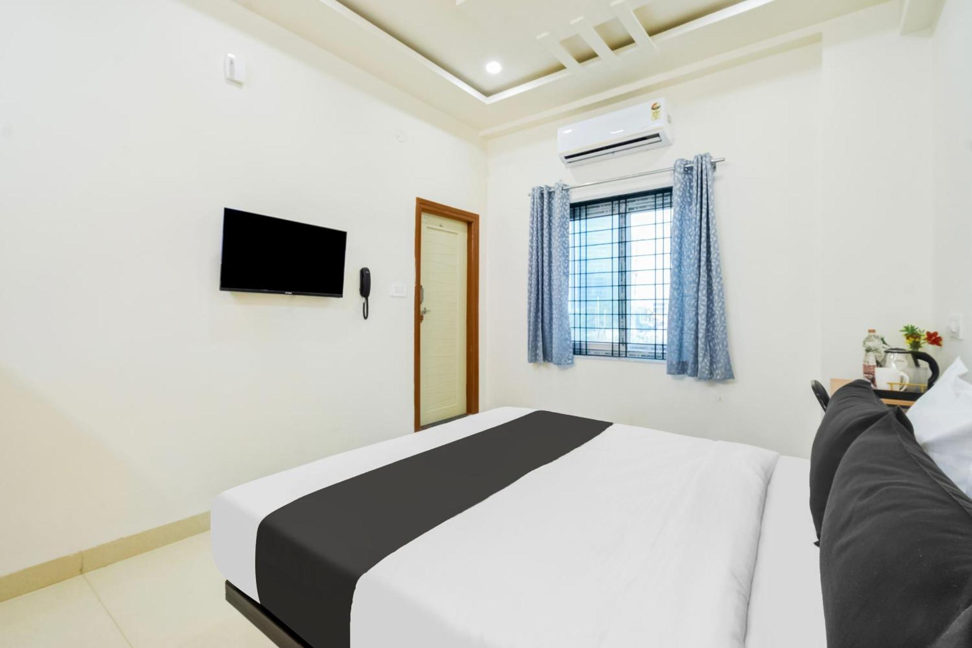 Super Townhouse Kokapet Formerly Aarian Tej Nilayam Gundipet Kültér fotó