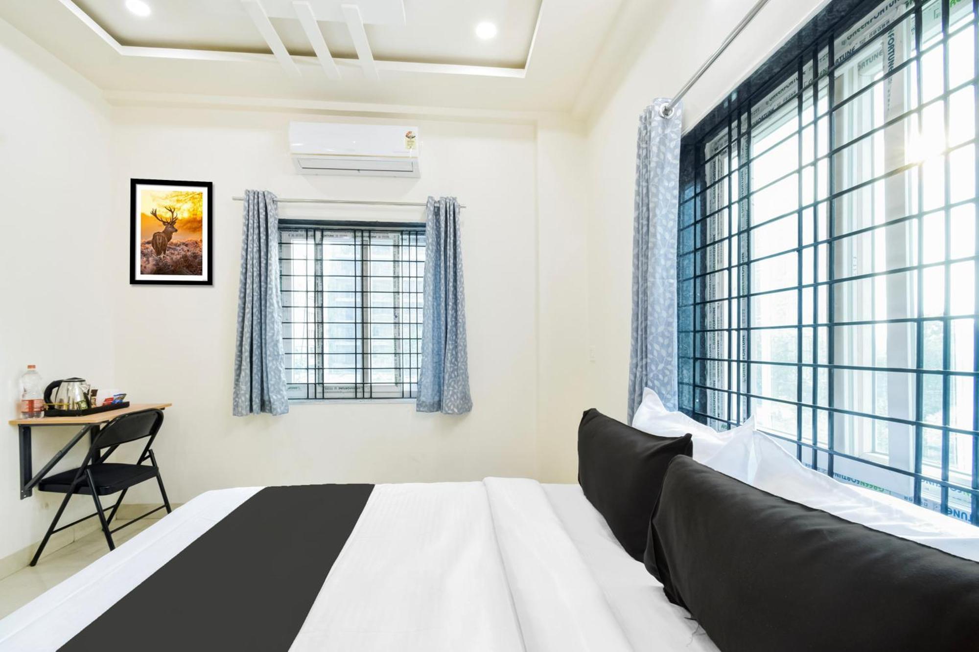Super Townhouse Kokapet Formerly Aarian Tej Nilayam Gundipet Kültér fotó